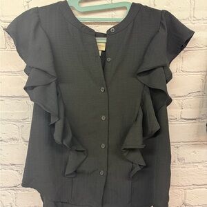 (Set)Black Ruffle Button-Front Blouse with Matching Shorts